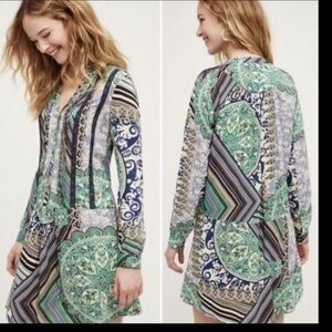 ANTHROPOLOGIE/TINY green, blue and white “Caviana” shirt dress in size XXS. EUC